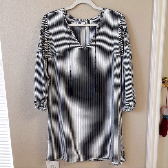 Old Navy Dresses & Skirts - Old Navy, Stripped Dress, navy blue and white, embroidered sleeves. Size S